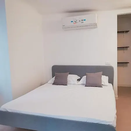 De